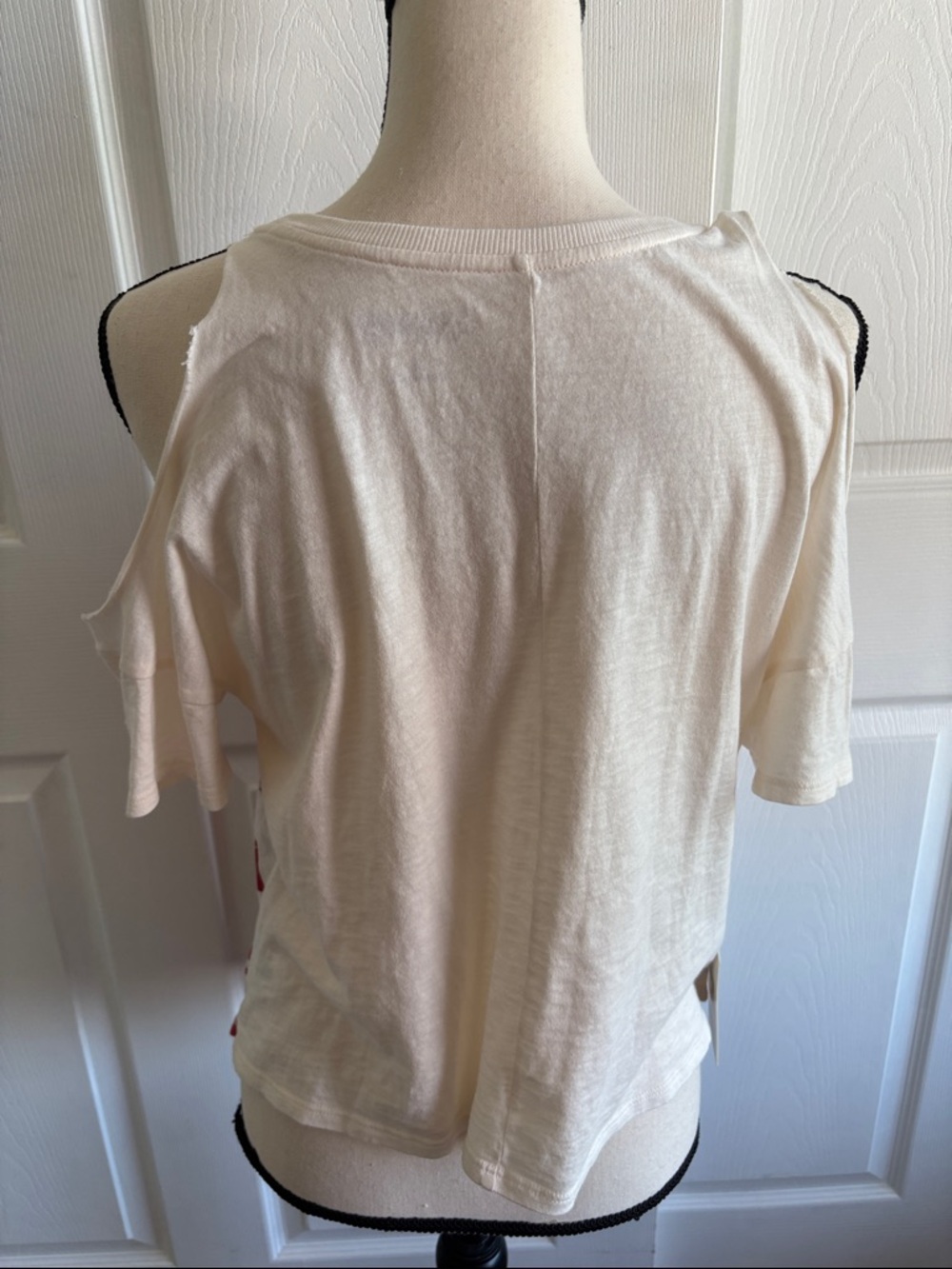 NEW SHYANNE WOMEN'S FLAG COLD SHOULDER TIE-UP TOP - Picture 6 of 10